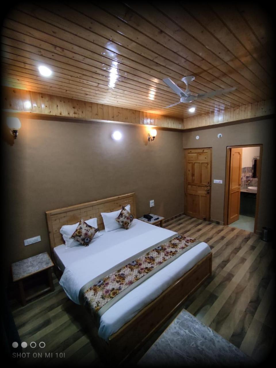 Hotel Cozy Haven Mandi Exterior foto