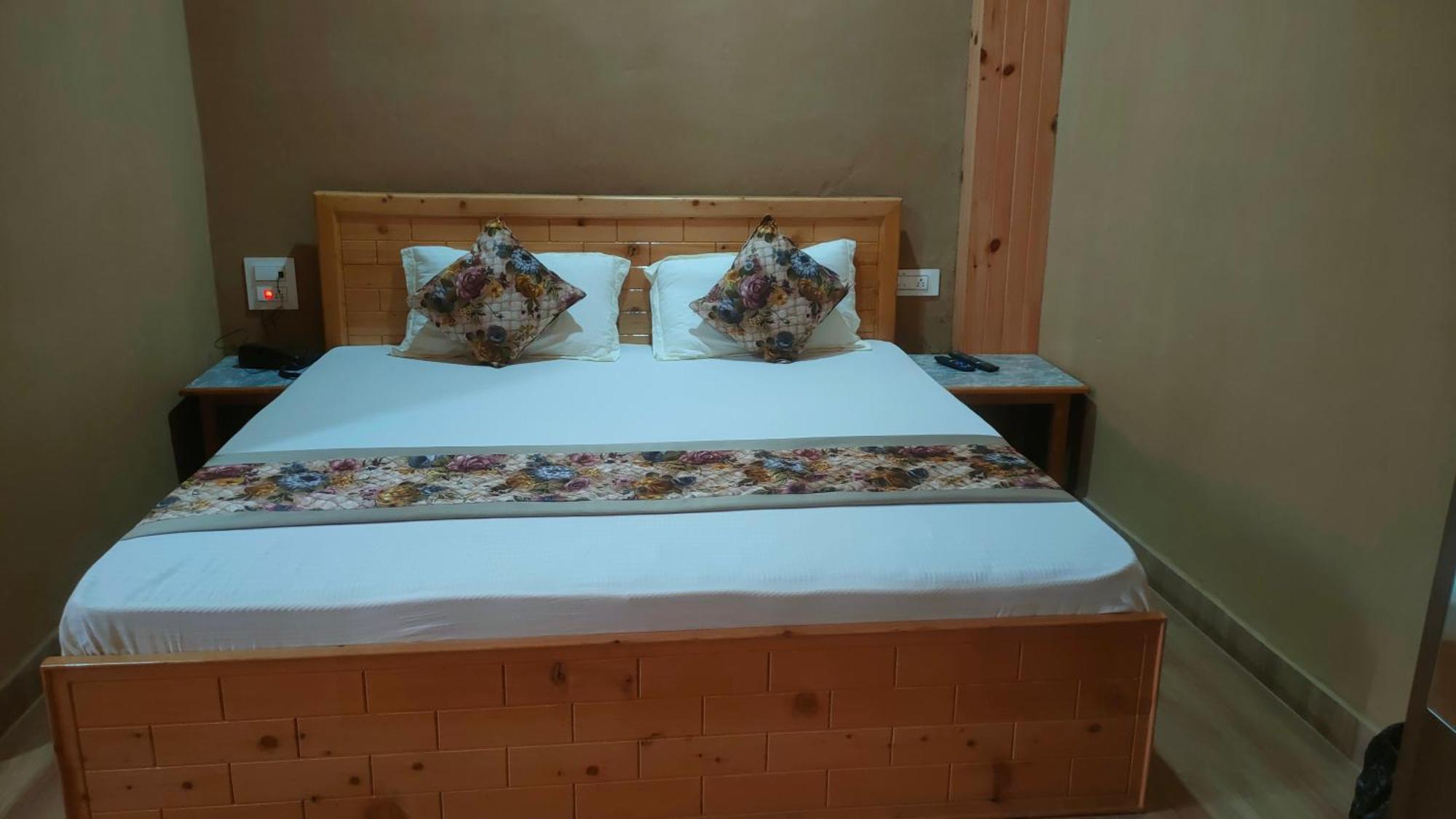 Hotel Cozy Haven Mandi Exterior foto