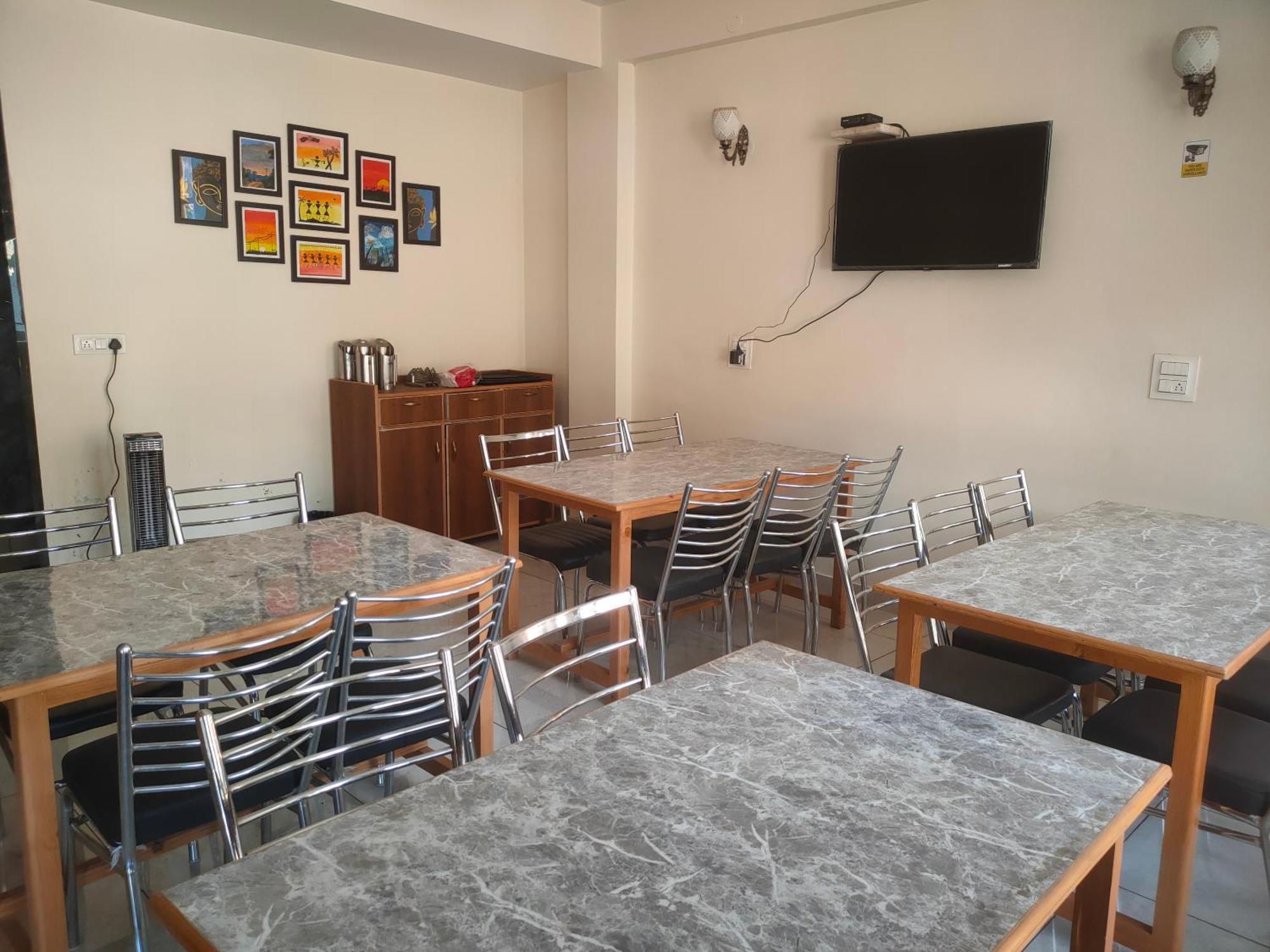 Hotel Cozy Haven Mandi Exterior foto